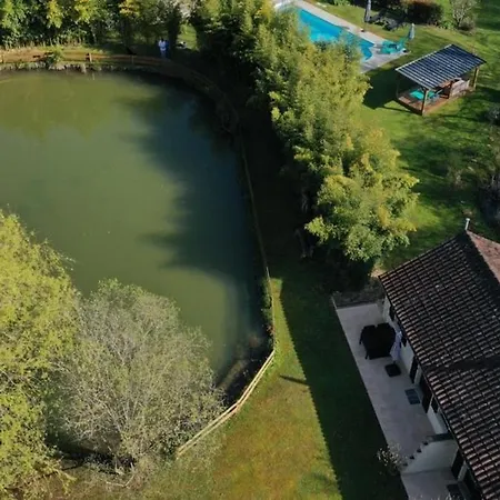 Chataignier Mas Du Ponteil Hébergement de vacances *